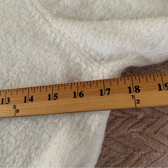 Olivaceous white women’s soft sweater L long sleeve tie front scoop neck fitted - Picture 10 of 13